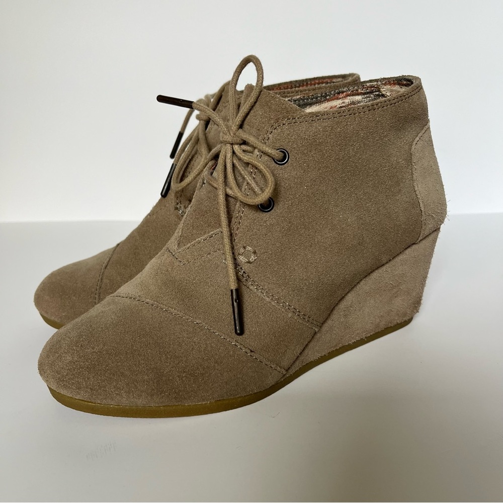 Toms Tan Suede Wedges